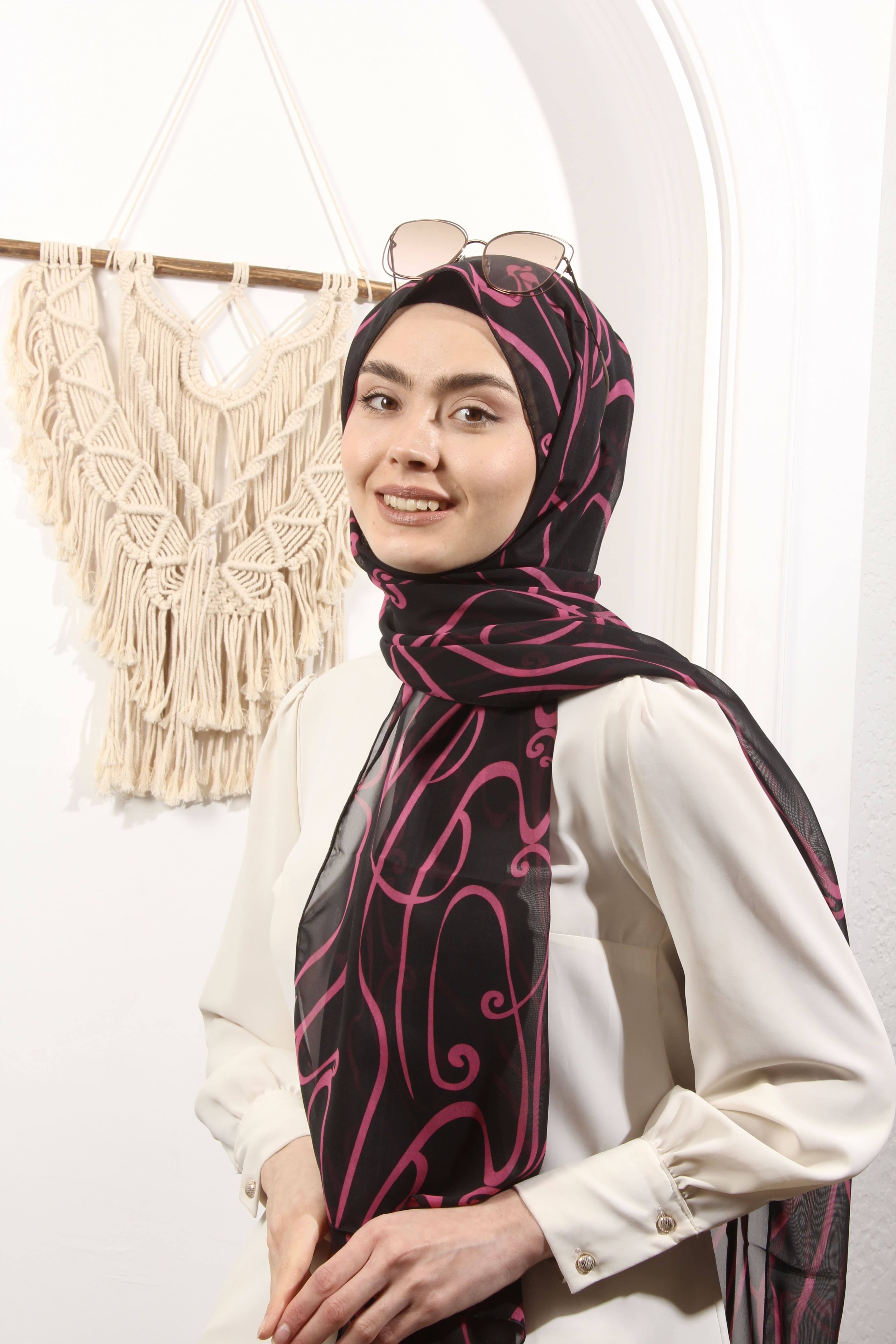 Ay Mina by Dilek Akhisarlı 8012-01 Pembe Siyah Desenli Şal