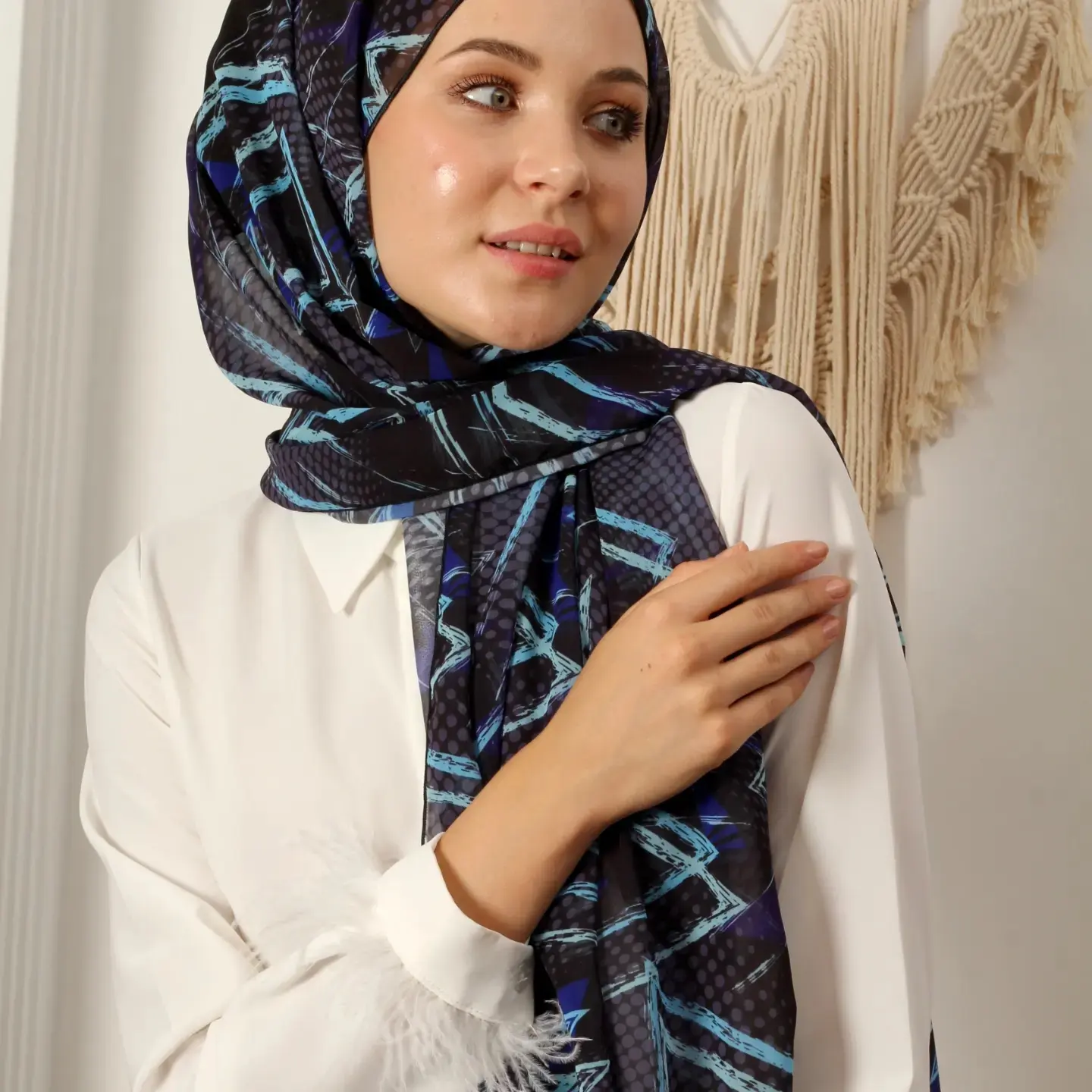 Ay Mina by Dilek Akhisarlı 8012-05  Saks Siyah Desenli Şal